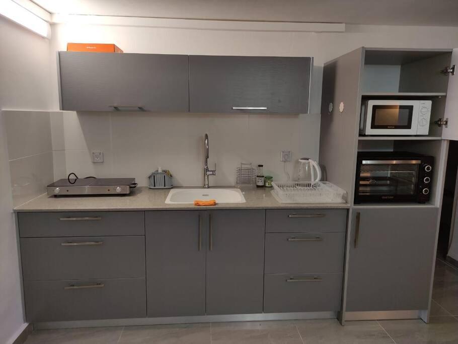 Ferienwohnung יחידת אירוח חדשה ומקסימה בכרמיאל Exterior foto